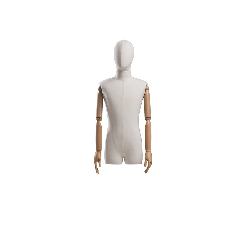 O meio corpo masculino equipado com pernas rachado envolveu o manequim que apresenta curvas naturais do corpo em janelas de loja